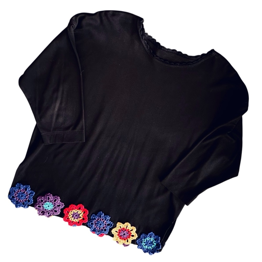 Size XL (READ!) Crochet hem long sleeve top black colorful Boho